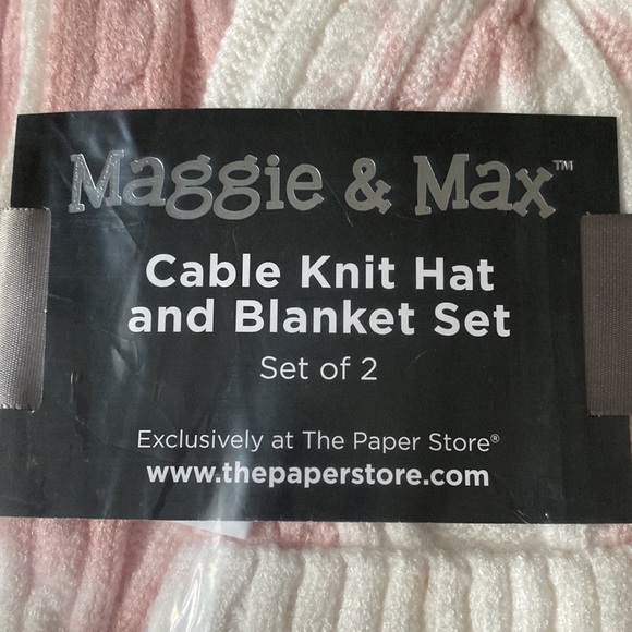 🌟Host Pick item🌟      Maggie & Max Gift Set - Picture 2 of 3